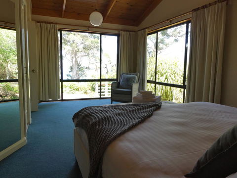 Osprey Lodge & Bungalow - St Kilda Accommodation 14