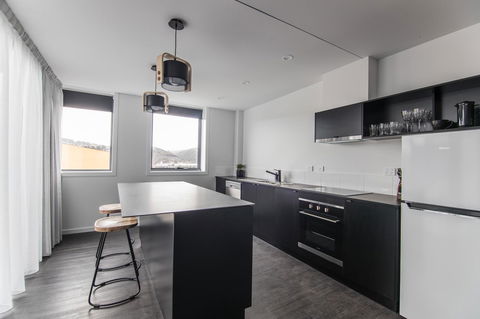 Change Overnight - St Kilda Accommodation 10