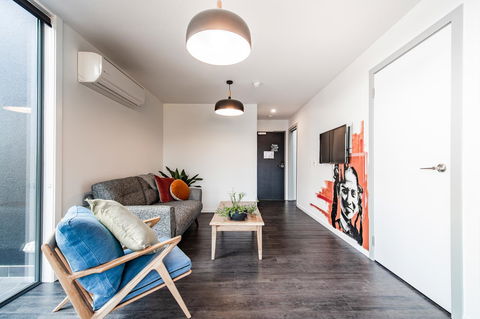 Change Overnight - St Kilda Accommodation 2