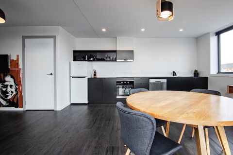 Change Overnight - St Kilda Accommodation 28