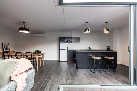 Change Overnight - St Kilda Accommodation 16