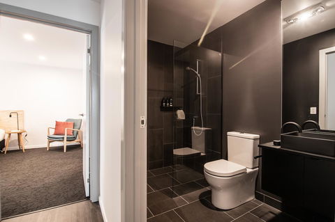 Change Overnight - St Kilda Accommodation 37