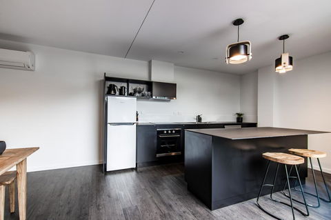 Change Overnight - St Kilda Accommodation 15