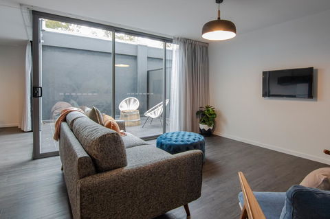 Change Overnight - St Kilda Accommodation 22