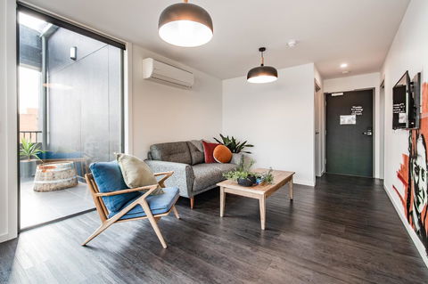 Change Overnight - St Kilda Accommodation 27