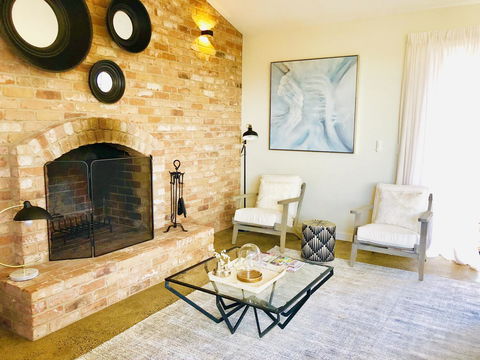 EMBRACING EVANDALE - Hosted By L'Abode Accommodation - St Kilda Accommodation 8