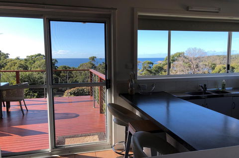 BAY OF FIRES SEACHANGE Ocean Frontage - St Kilda Accommodation 3