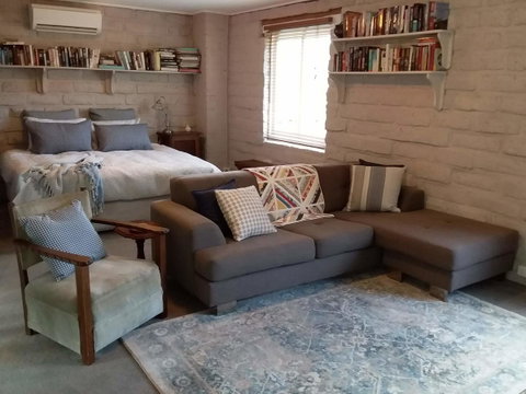 MaraPonds - St Kilda Accommodation 6