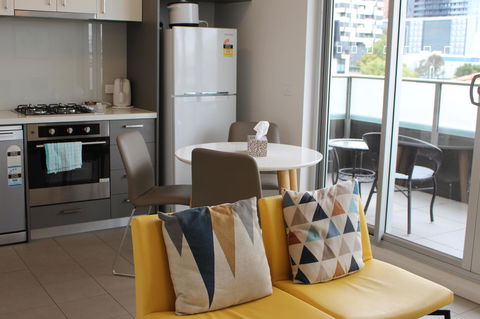 Poplar Box Hill Apartment - St Kilda Accommodation 2