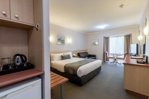 The Waverley International Hotel - St Kilda Accommodation 0