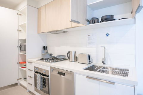 Poplar Apartments - St Kilda Accommodation 14