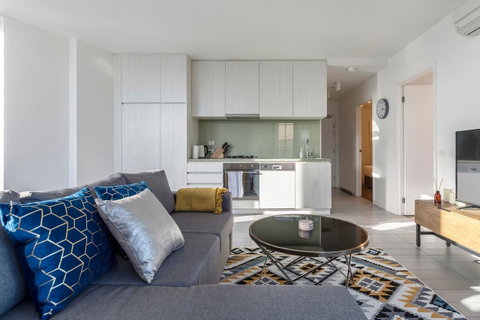 2Bedroom Apartment With Views In Docklands Next To CBD & Marvel Stadium - St Kilda Accommodation 8