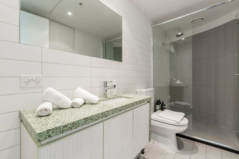 2Bedroom Apartment With Views In Docklands Next To CBD & Marvel Stadium - St Kilda Accommodation 13