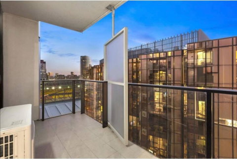 2Bedroom Apartment With Views In Docklands Next To CBD & Marvel Stadium - St Kilda Accommodation 14