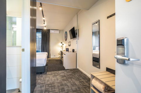 Nightcap At Keysborough Hotel - St Kilda Accommodation 1