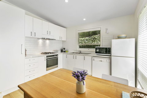 Bilinga Cottages - St Kilda Accommodation 6