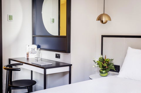 Brady Hotels Jones Lane - St Kilda Accommodation 10