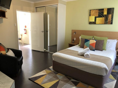 Ciloms Airport Lodge - St Kilda Accommodation 2