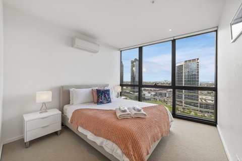 Best Views On Collins - St Kilda Accommodation 33