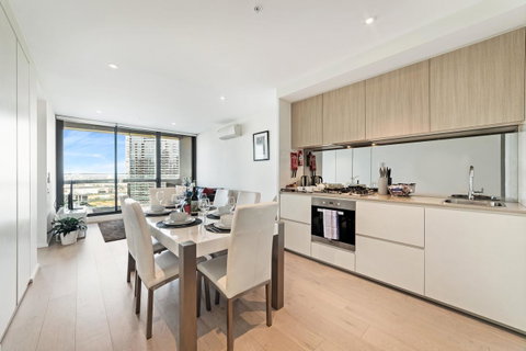 Best Views On Collins - St Kilda Accommodation 8
