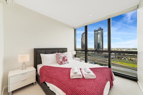 Best Views On Collins - St Kilda Accommodation 37