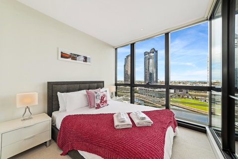 Best Views On Collins - St Kilda Accommodation 35