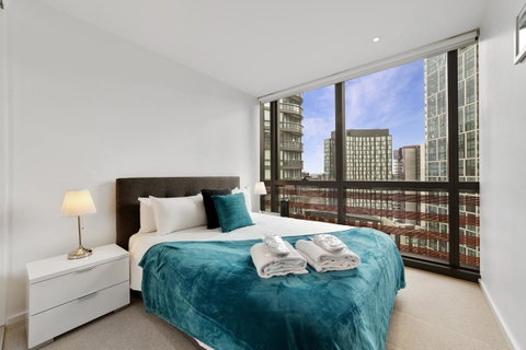 Best Views On Collins - St Kilda Accommodation 22