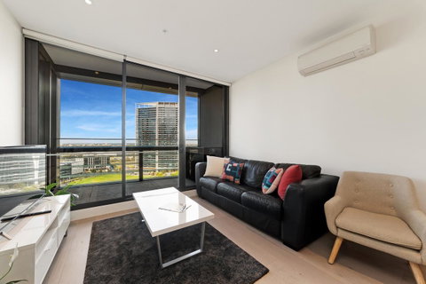 Best Views On Collins - St Kilda Accommodation 5