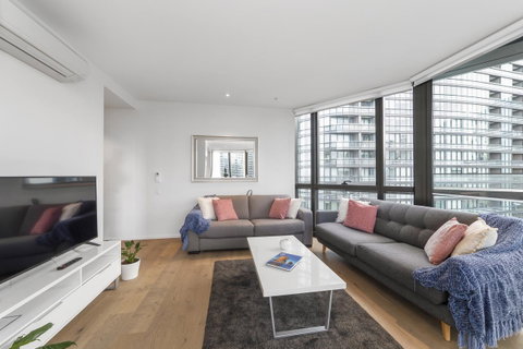 Best Views On Collins - St Kilda Accommodation 26