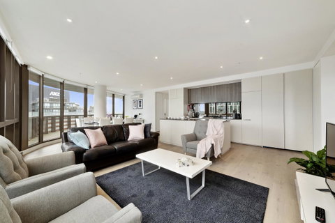 Best Views On Collins - St Kilda Accommodation 19