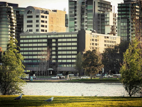 Mercure Melbourne Albert Park - St Kilda Accommodation 0