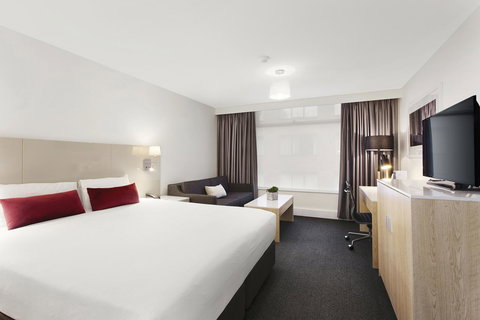 Mercure Melbourne Albert Park - St Kilda Accommodation 10
