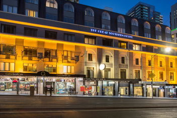 Great Southern Hotel Melbourne with St Kilda Accommodation