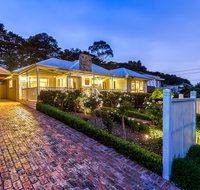 Lovely 5BR full house in Glen Waverley walk to train bus  shops - St Kilda Accommodation