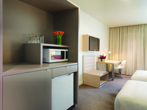 Travelodge Hotel Melbourne Docklands - St Kilda Accommodation 5