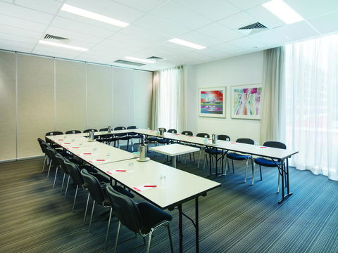 Travelodge Hotel Melbourne Docklands - St Kilda Accommodation 11