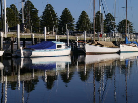 Eastern Beach Holiday Units - St Kilda Accommodation 9