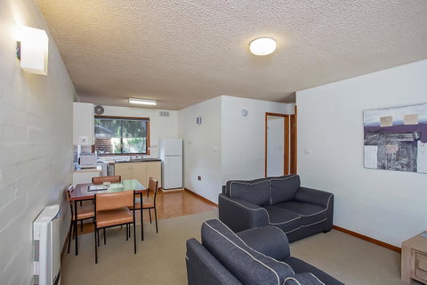 Eastern Beach Holiday Units - St Kilda Accommodation 1