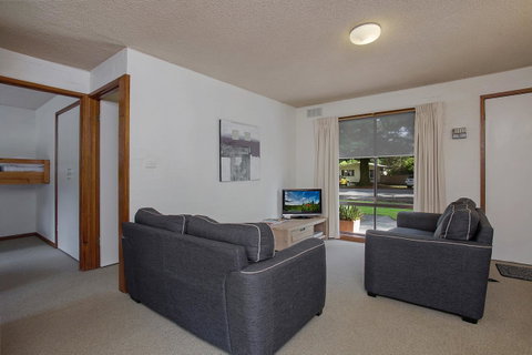 Eastern Beach Holiday Units - St Kilda Accommodation 2