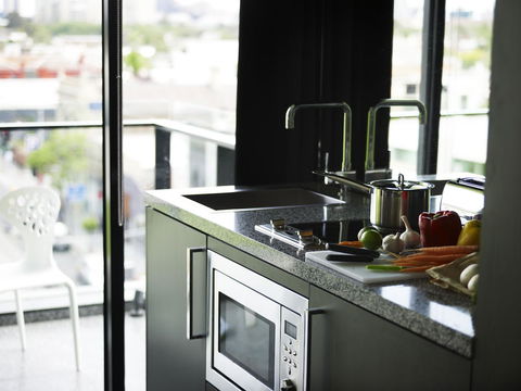 The Cullen Melbourne - Art Series - St Kilda Accommodation 11