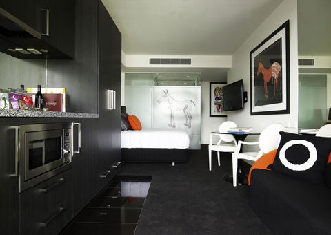 The Cullen Melbourne - Art Series - St Kilda Accommodation 17