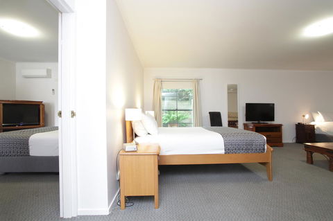 Quality Inn & Suites The Menzies - St Kilda Accommodation 11