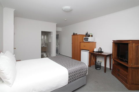 Quality Inn & Suites The Menzies - St Kilda Accommodation 7