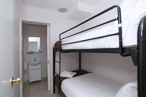 Quality Inn & Suites The Menzies - St Kilda Accommodation 27