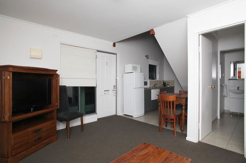 Quality Inn & Suites The Menzies - St Kilda Accommodation 26