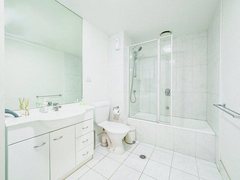 Premier Stays Melbourne - St Kilda Accommodation 9