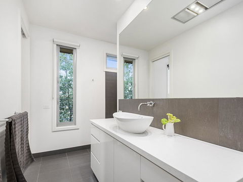 Aireys Ocean View - St Kilda Accommodation 10