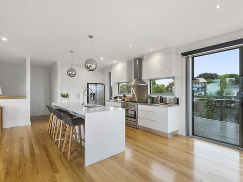 Aireys Ocean View - St Kilda Accommodation 6