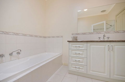 Sea Shells On Banyan Apartment - St Kilda Accommodation 12