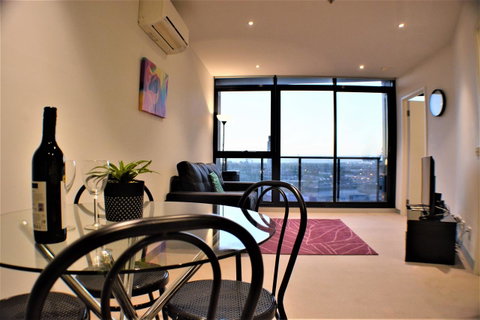Royal Stays Apartments Melbourne- Southbank - St Kilda Accommodation 2